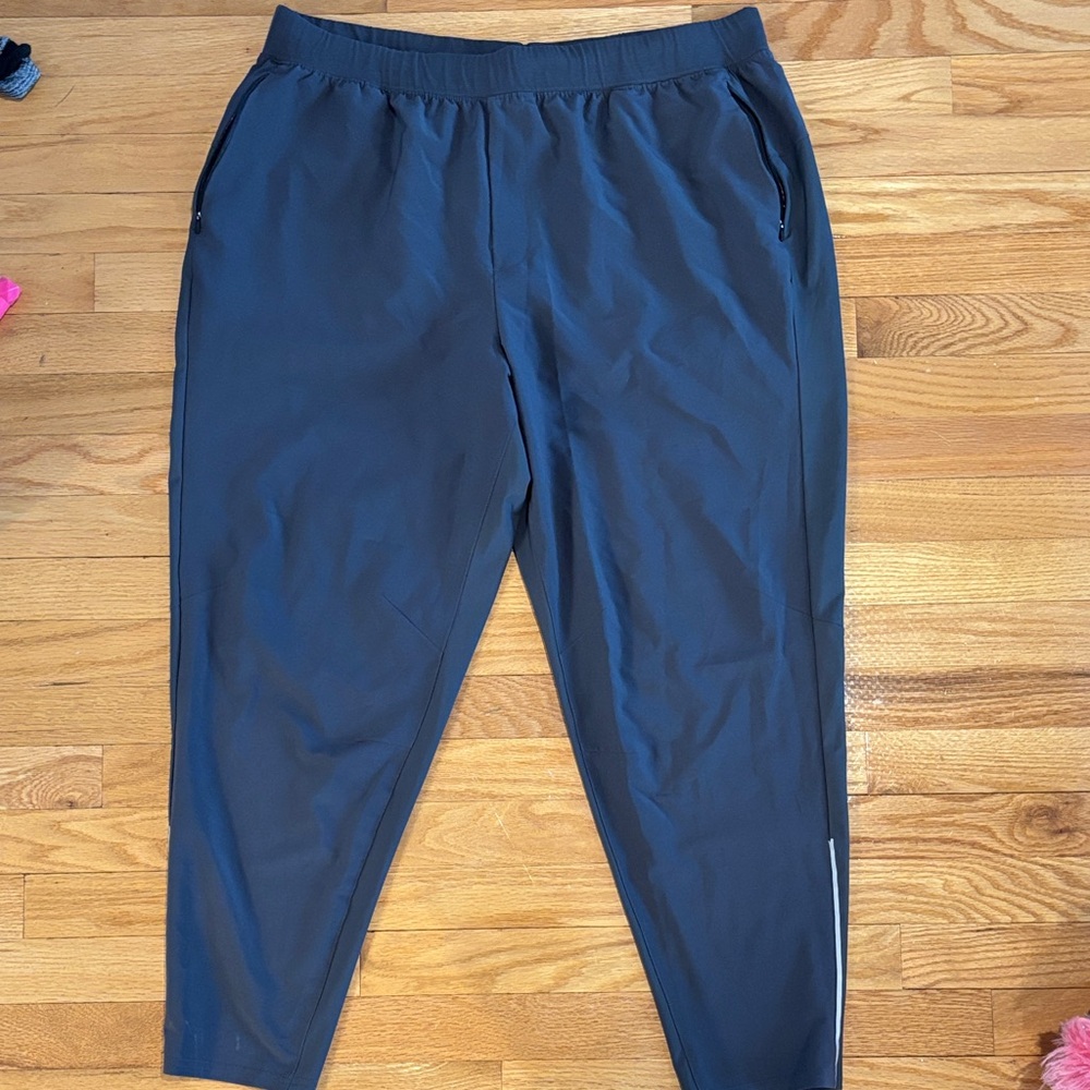 Vrst Men's grey Jogger Pants
